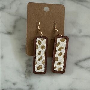 Gold Fleck Beige Leather Drop Earrings - Women Jewelry NEW